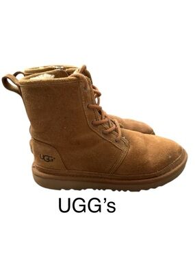 UGG Lace up Suede Boots in Chestnut, Youth 4 / Women 6.